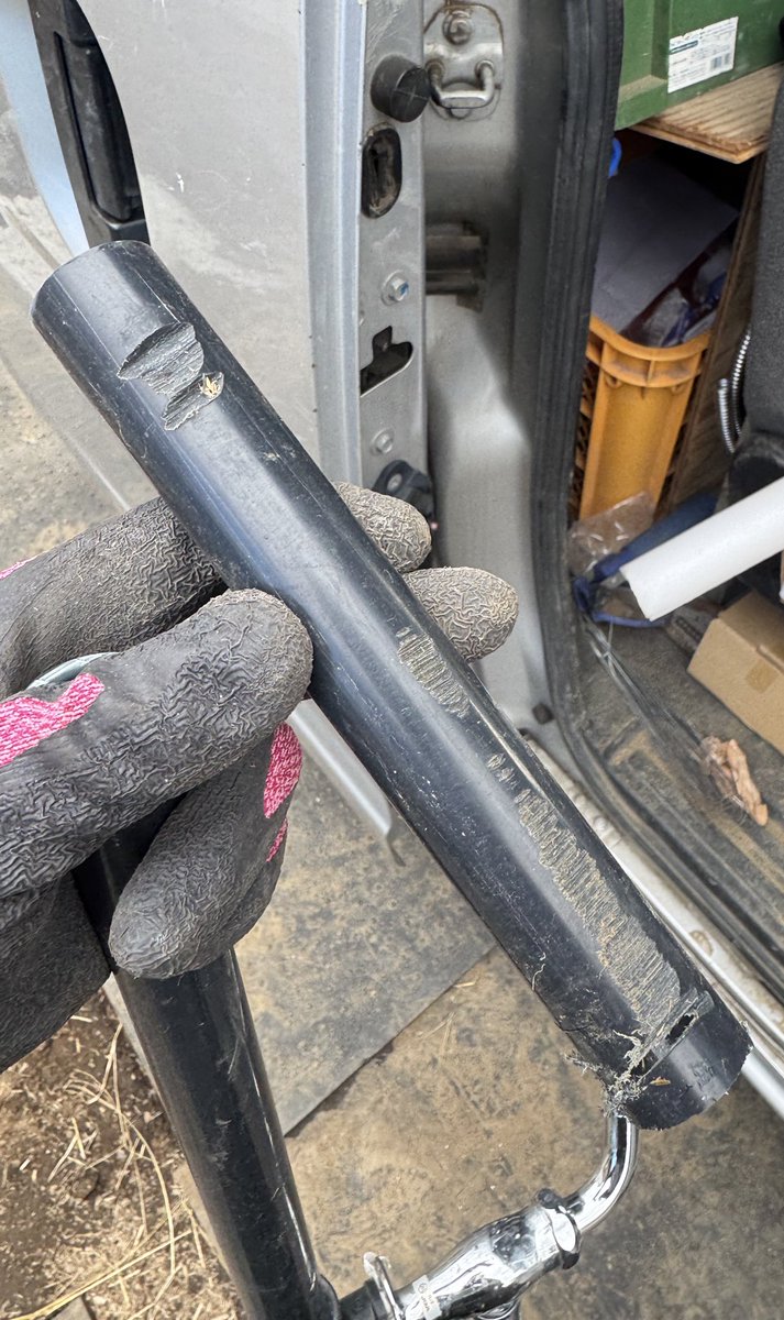 なんで立ち上がって丸見えのものをここまでズタズタにできんだろ