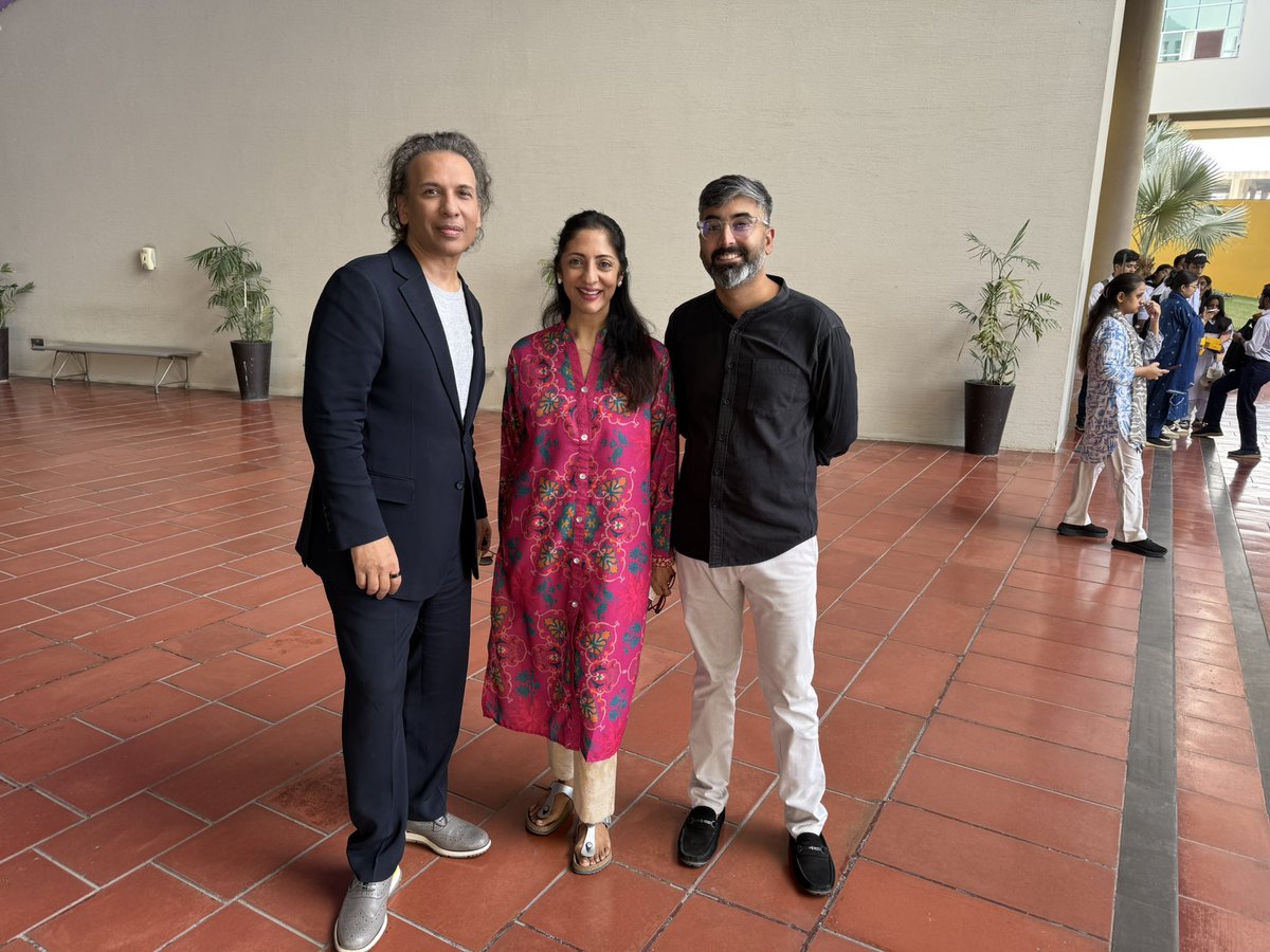 After a power packed and insight rich talk with my friend and brand guru Faraz Maqsood Hamidi on what makes communication magical. Thank you for taking out time and talking to our students. <a href="/HabibUniversity/">Habib University</a>