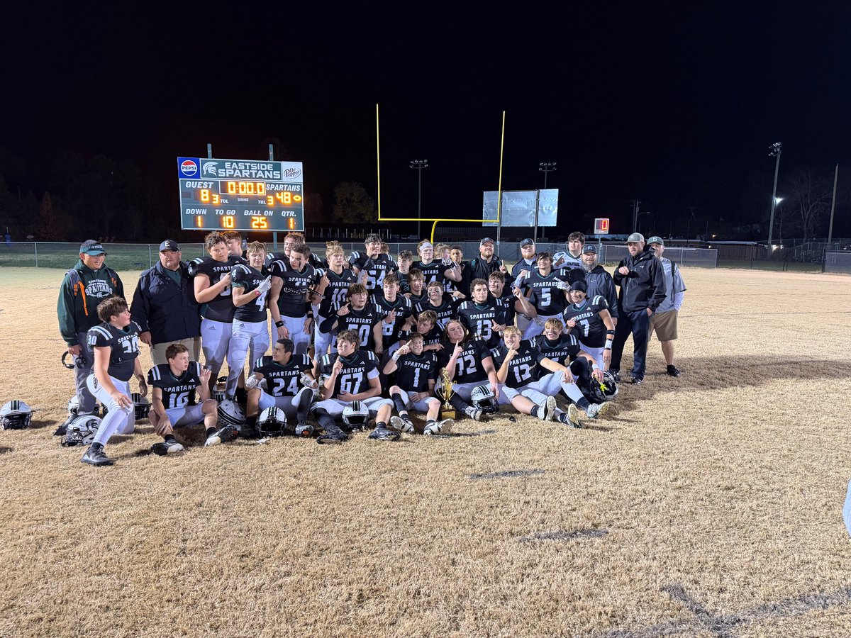 eastsidevalive's tweet photo. Final from Coeburn

Castlewood 8
Eastside 48

Eastside finishes the season 10-0 and takes the Cumberland District title 

Your Spartans will host an opponent to be determined next week. https://t.co/5pwPbtpvfb