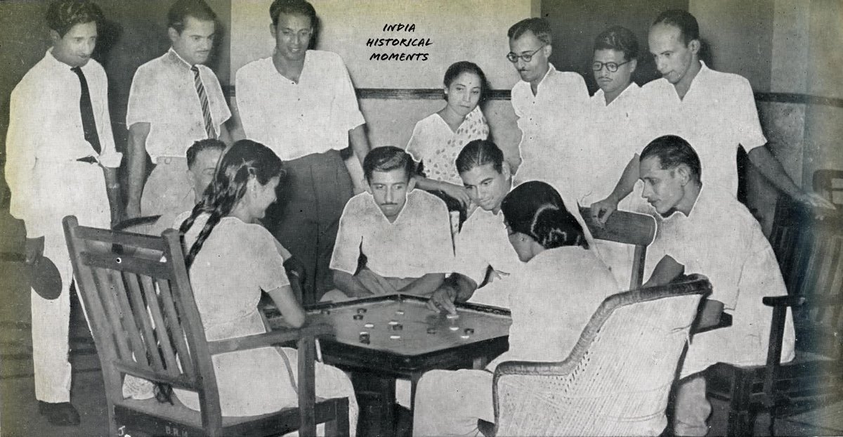 Ananth_IRAS's tweet image. Carrom tournament at a Railway Staff Club, circa 1952! Railway colonies and staff clubs across India were vibrant centres of recreation, with institutes offering facilities for sports, cinema, theatre, reading, and social gatherings.

#IndianRailways #recreation 

Cont'd... 1/2