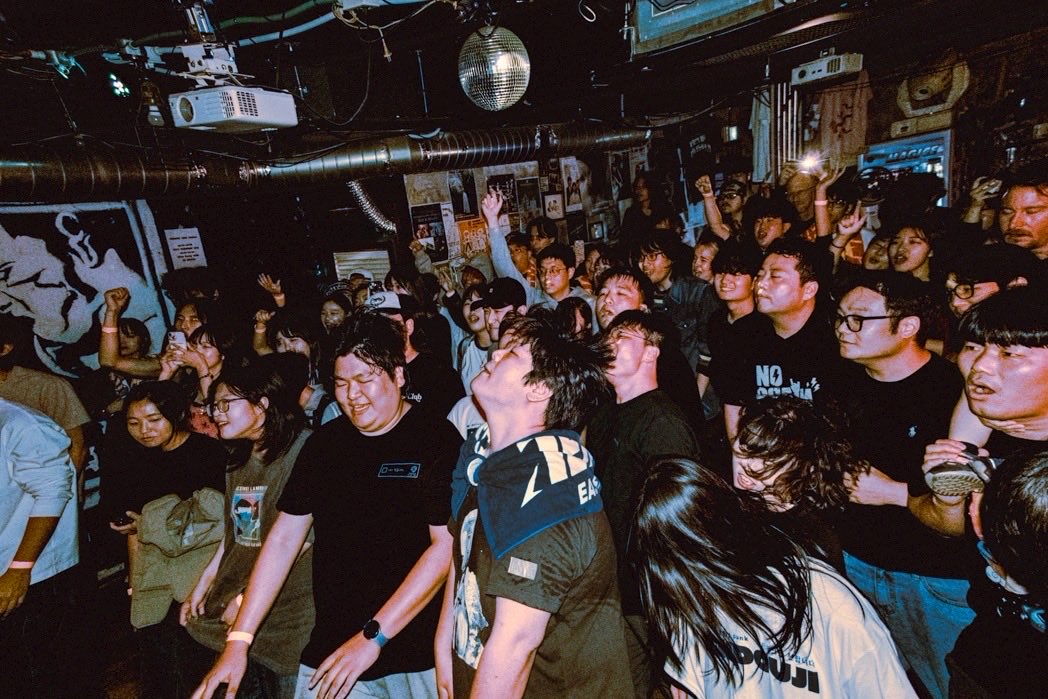 ❮❮ ︎𝙏𝙝𝙖𝙣𝙠 𝙮𝙤𝙪! ❮❮ ⚽︎

2025.11.07 fri
 『TENDOUJI LIVE IN KOREA 2025』 🇰🇷✈️
@ BUSAN Ovantgarde

감사합니다!!
📸 <a href="/tya__han/">元</a> 

next...𝙏𝙊𝘿𝘼𝙔!
🗓️11/8 sat
📍SEOUL Strange Fruit [additional show]
🎫：현장 구매 35,000원
linktr.ee/tendouji_tour
OPEN 19:30 / START 20:00