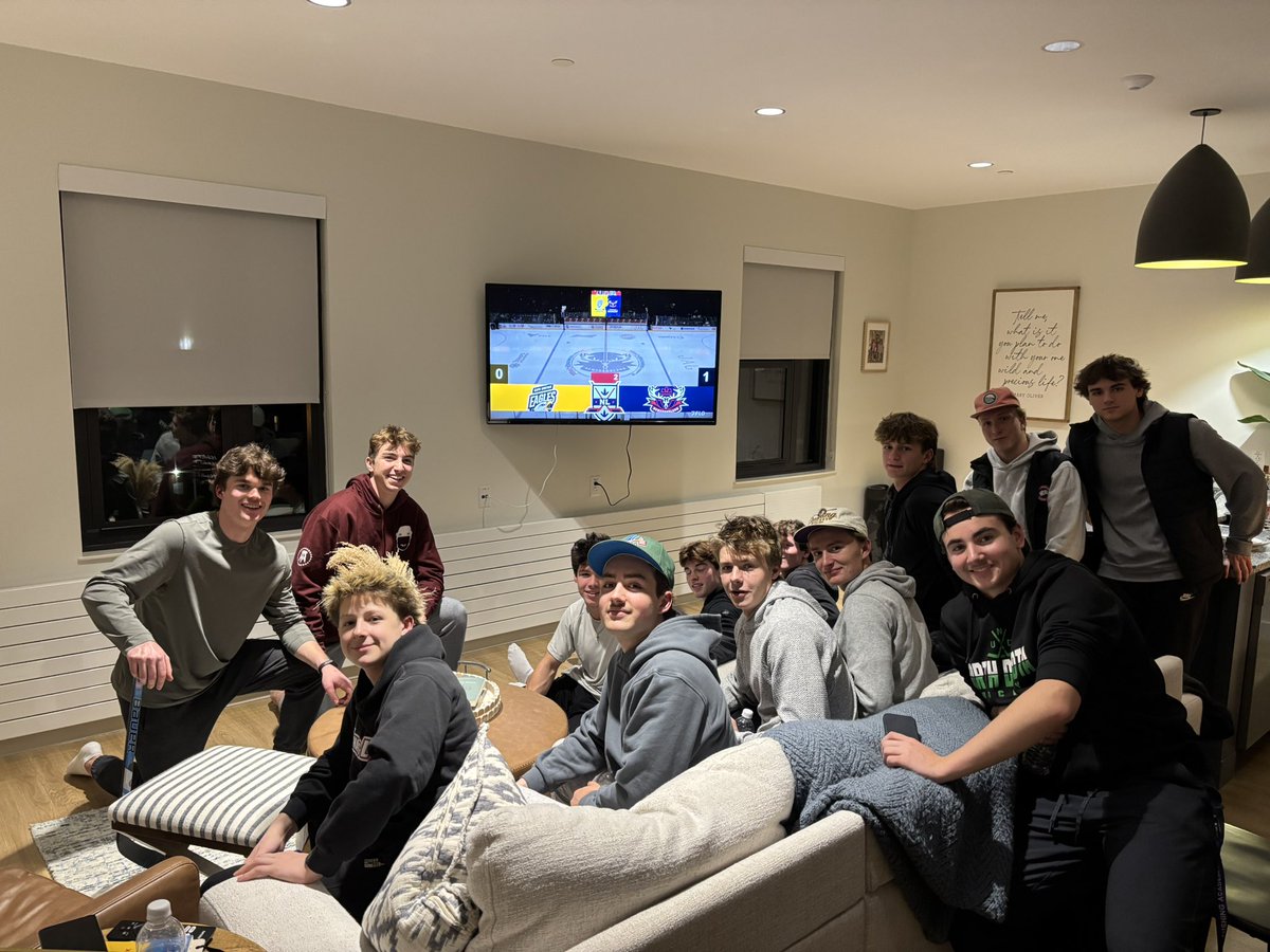 Great to have the boys together tonight supporting Joe Coveluzzi ‘27 and Max Dineen ‘25 in QMJHL action for the <a href="/nlregiment/">Newfoundland Regiment</a> #RollPens 🐧