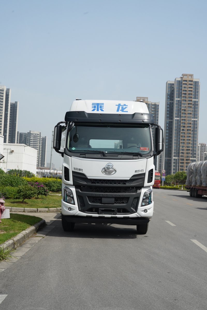 gsn_auto's tweet image. Combining high-efficiency powertrain and lightweight design for higher payloads and lower fuel consumption.  #trucklife #TrukTambang #miningproject #lightweightdesign #truckinnovation  #fyp #Chenglong