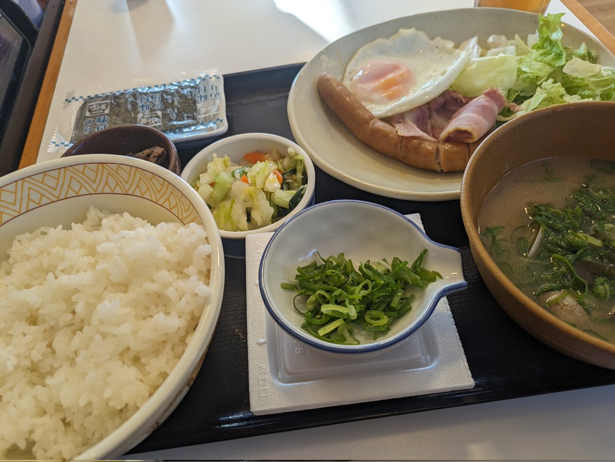 朝めし
ベーコン納豆エッグ定食
ライス大
あさり汁変更
おしんことぴ
#納豆家族
#ハンバーガーボーイズ
#すき家
#朝定