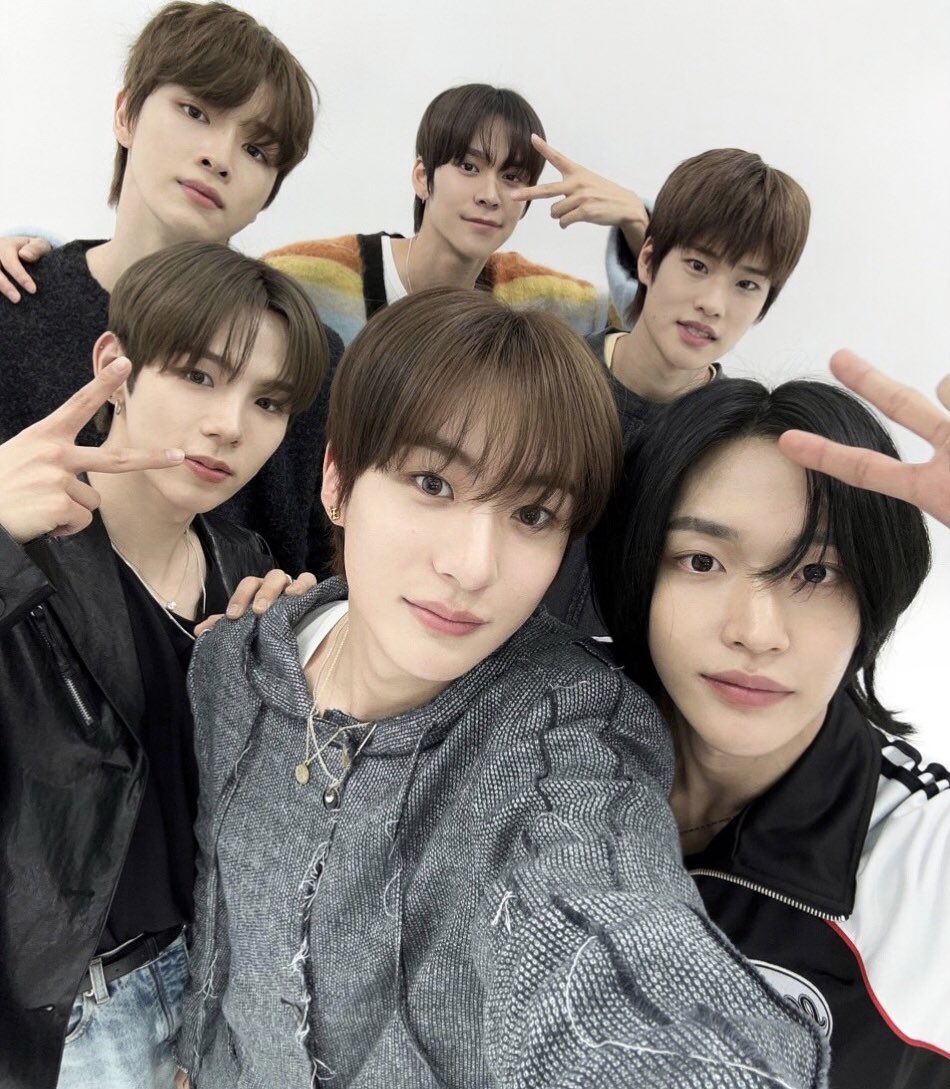 riize_archives's tweet photo. 1 repost = 1 vote
1 reply = 1 vote

I vote #RIIZE on #2025MAMAVOTE https://t.co/2shKDYcW1Q