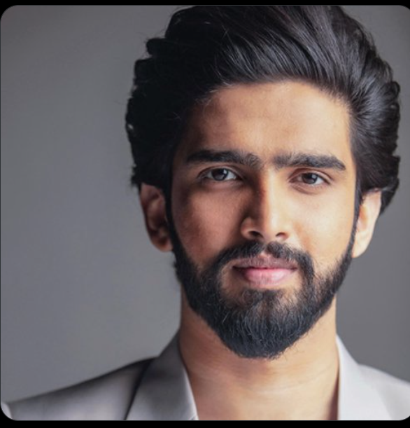 asmi_man21959's tweet photo. Farhana: “You’re the hero of the poor.”
#AmaalMallik: “A man becomes a superstar only when he rises from the struggles of the poor.
#BiggBoss19 #BB19 #Ashn https://t.co/3nB15ohk6u