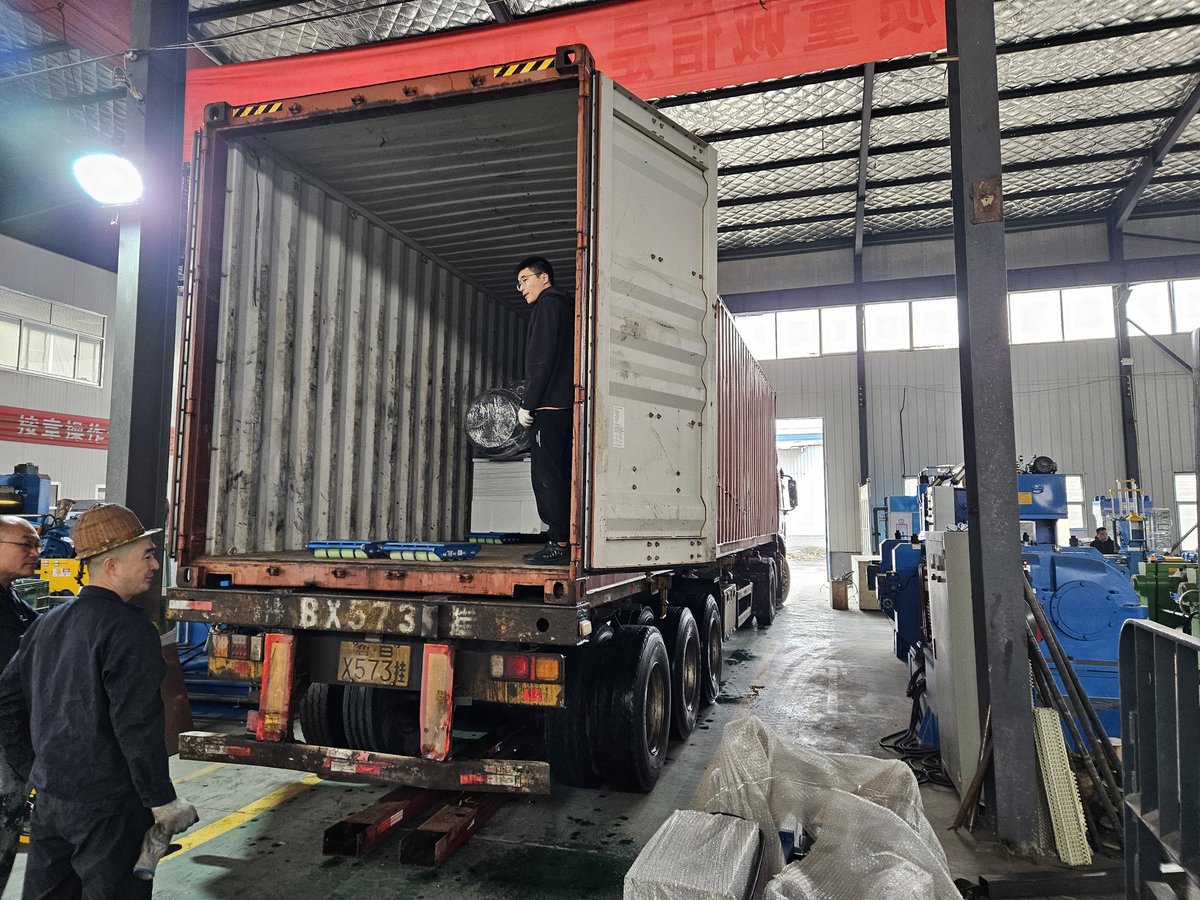 XK-560 MIXING MILL MACHINE