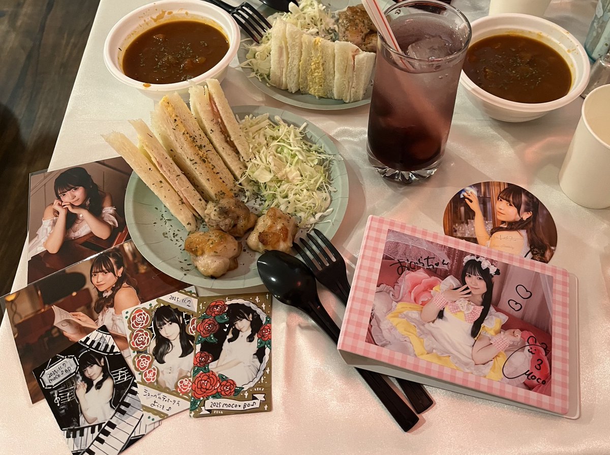 大阪で大好きなメイド喫茶のCCOちゃさんの
ちゅっ...♡なもこちゃんのお誕生日会が私のために2ヶ月ずれていたので弾丸大阪の旅してきたよ〜！
生ピアノ演奏も聴けてしまって幸せなひと時を過ごしました♡
