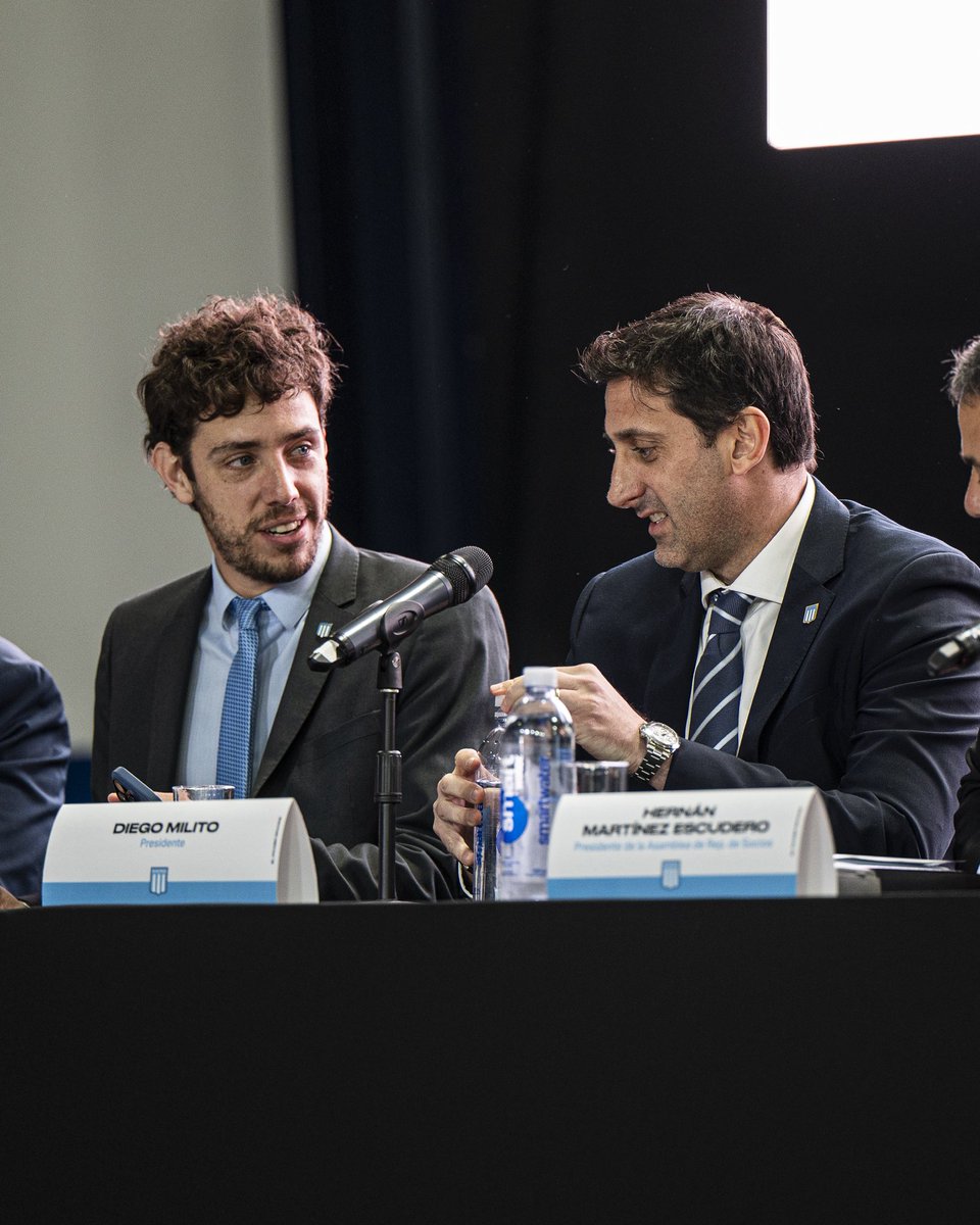 Hoy celebramos una nueva asamblea de representantes con la responsabilidad y el orgullo de seguir construyendo el Racing que todos soñamos. 
Un Racing cada vez más fuerte, más transparente y más protagonista. 

Quiero agradecer el aporte de los miembros de la CD. En estos diez