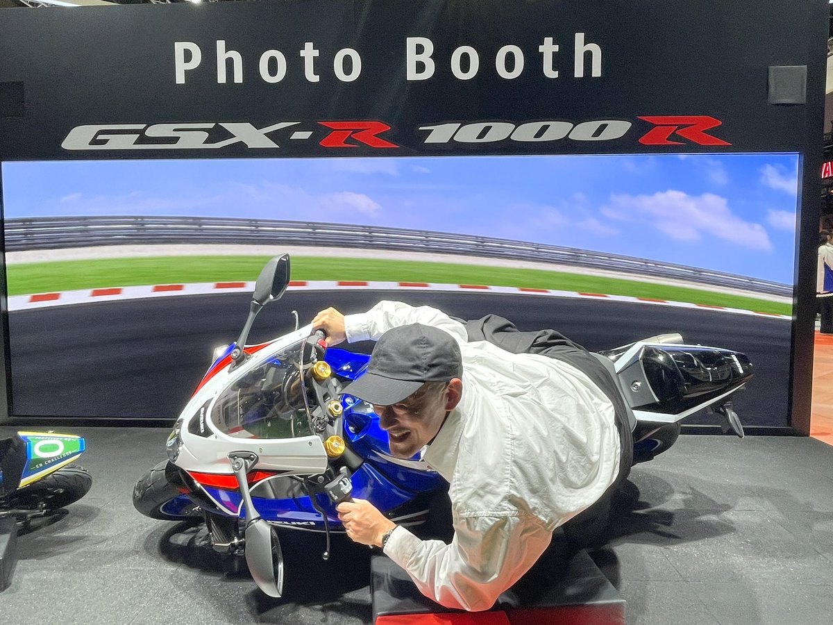 沖縄ですなぁ
僕はといえば来週のデカクリの小田原コーナーで肘擦りする練習してきました。
#大磯クリテリウム