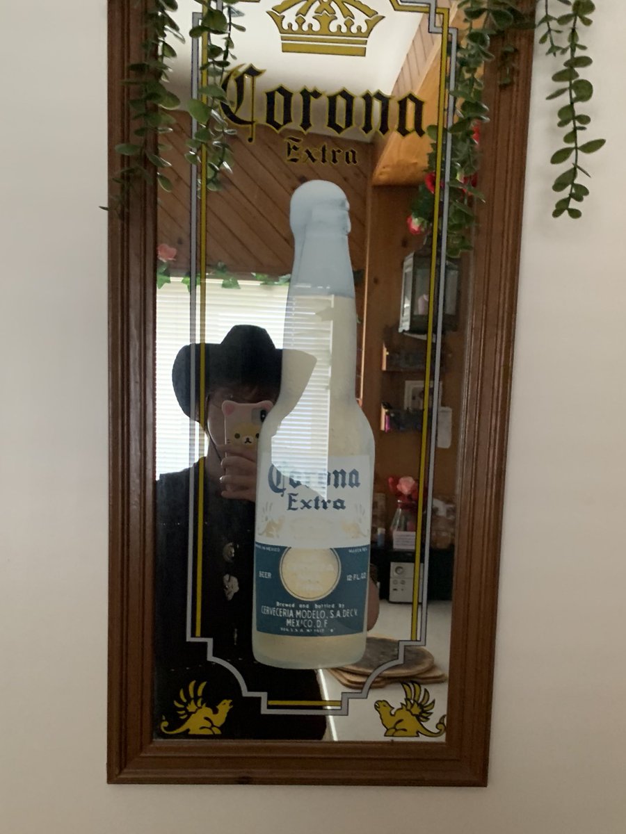 MarijuanaCupid's tweet image. I just hit my friends yart five times and I’m so stoned I can taste colours and can’t stop smiling #HelloWorld