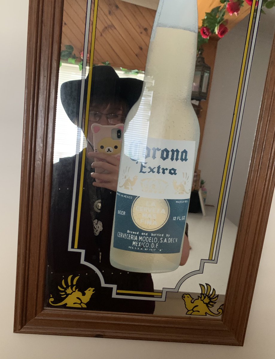 MarijuanaCupid's tweet image. I just hit my friends yart five times and I’m so stoned I can taste colours and can’t stop smiling #HelloWorld