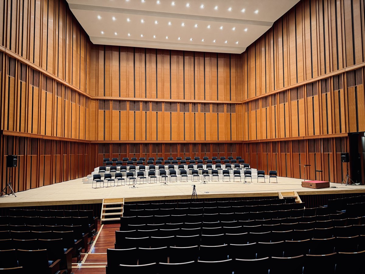 tomo8533's tweet photo. 本日は約10ヶ月練習を重ねてきたSugar Muu Ukulele Orchestraの本番です✨

東大阪市文化創造館 大ホールにて１６時開演となります！
ウクレレ持参で一緒に弾けるイベントやオーケストラのみならず、僕のソロ公演もあります🌈

無料で観覧、配信の視聴が出来ますので是非お越しください✨ https://t.co/ZHmtN6RihS