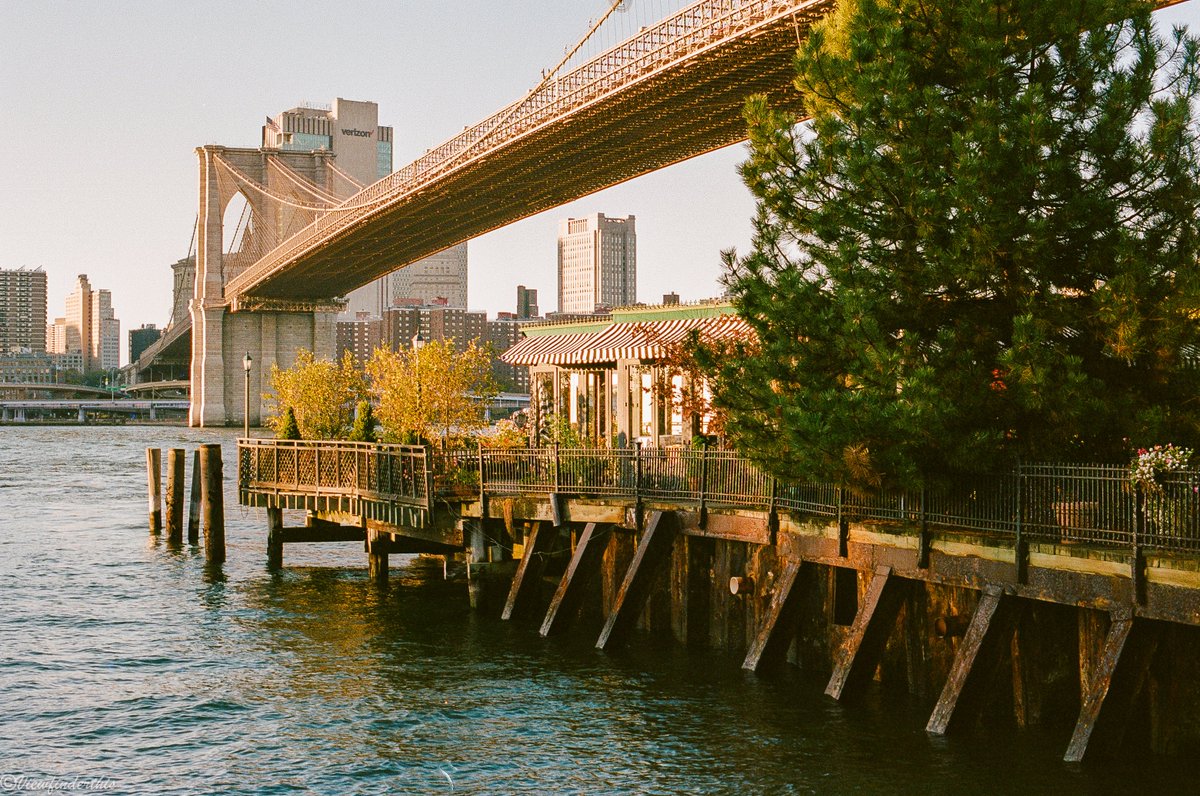 viewfinderthis's tweet photo. NYC on 35mm Film https://t.co/o2qEcdI6OT