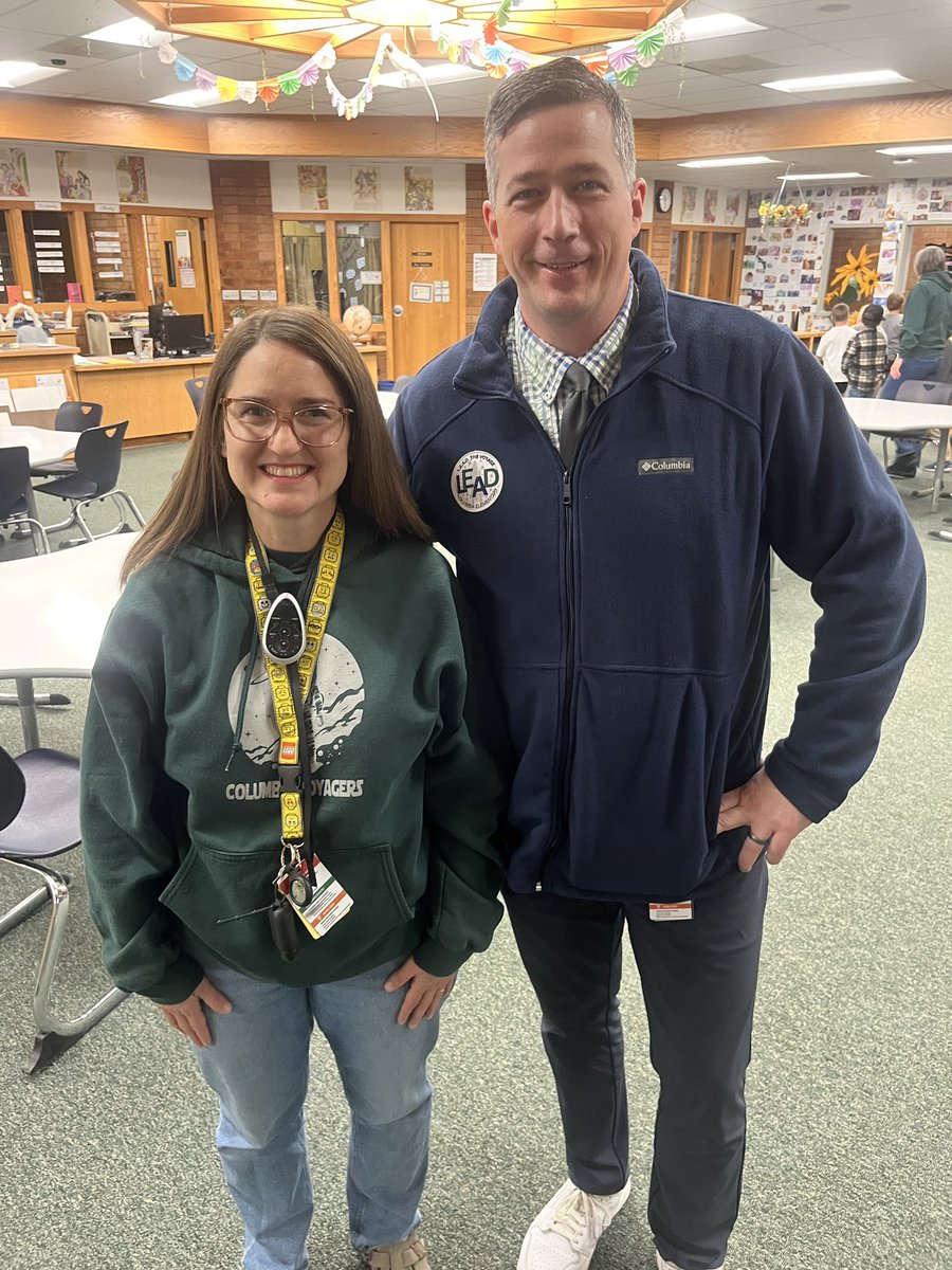 MrsHFishy's tweet image. Just visited Columbia Elementary to celebrate Mrs. Amy Hess—an educator who truly leads from the classroom! 👏

She individualizes instruction, lifts her team, and inspires students to do their best. Columbia is lucky to have her! 💙 #LeadFromTheClassroom #TeachInDavis #uted