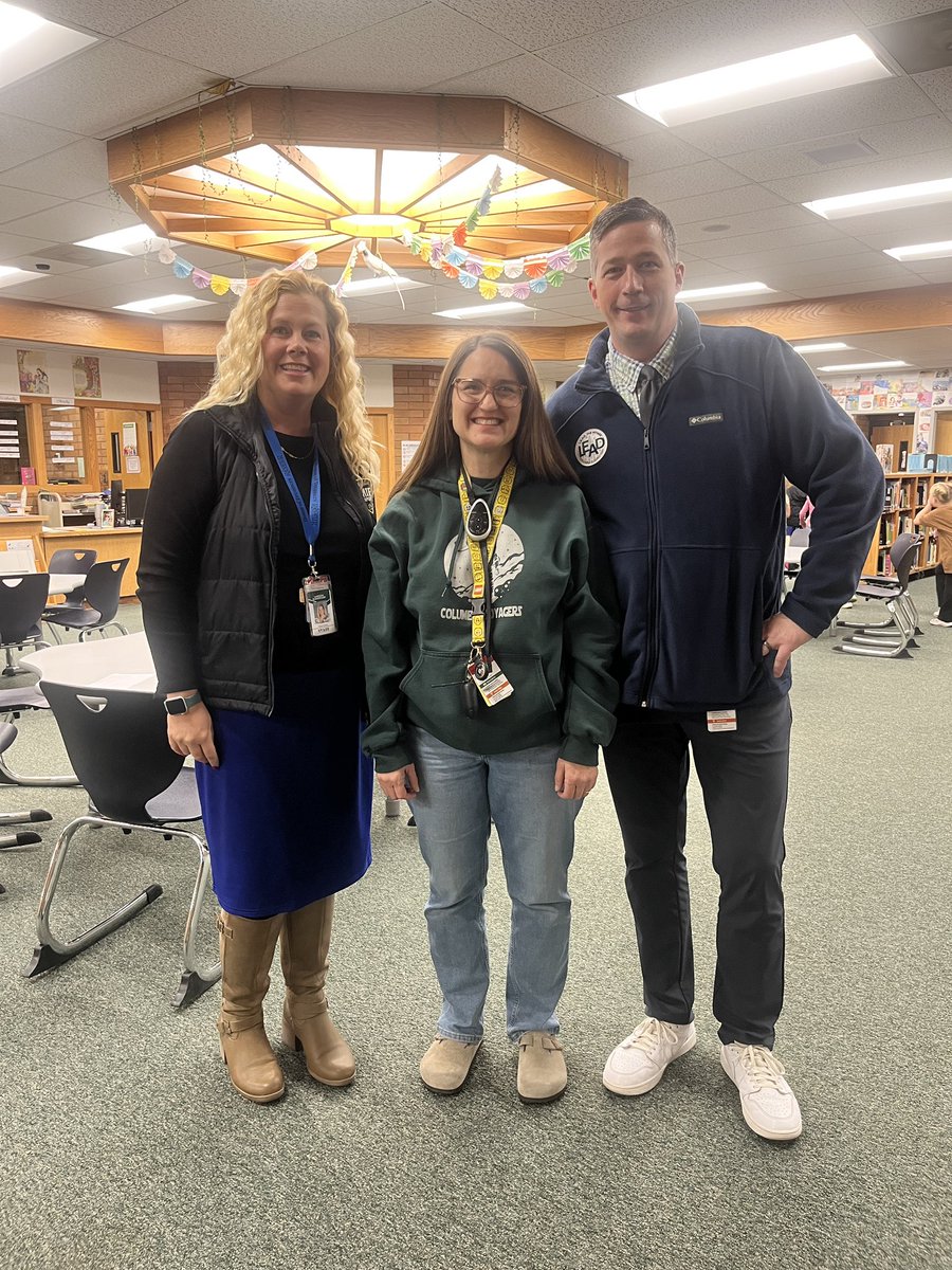 Just visited Columbia Elementary to celebrate Mrs. Amy Hess—an educator who truly leads from the classroom! 👏

She individualizes instruction, lifts her team, and inspires students to do their best. Columbia is lucky to have her! 💙 #LeadFromTheClassroom #TeachInDavis #uted