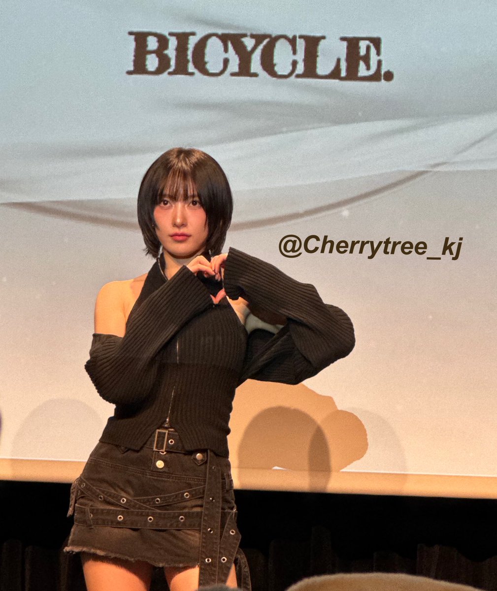 Cherrytree_kj's tweet photo. 知英ちゃんのファンミからもう1週間経つんだ😵
もう会いたい😢
本当に楽しくて幸せだった🫶
もうすぐ年末まで地獄の繁忙期に入るけどまた会えるのを楽しみに頑張ろう😍💓
それまでファンミでジヨンちゃんからもらった幸せが持続しますように✨✨ https://t.co/RJScExlOni