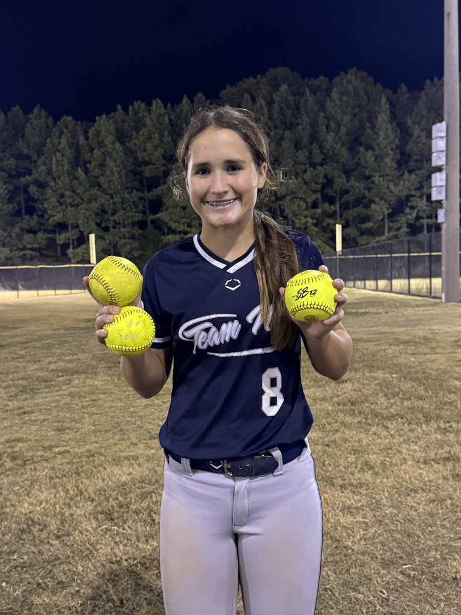 teamnctaylor's tweet photo. Congrats to our #8 @AbbyBrooks2029 for her 3 bombs, #19 @Caroline_Winser for her 2 bombs and our #11 @AddyMorehead and #2 @laneyrtucker2 for their bombs in our 2nd game at the Connect Sports Scenic City T25. Way to swing it ladies!!! 

@TeamNCSoftball https://t.co/58vnDehPDx
