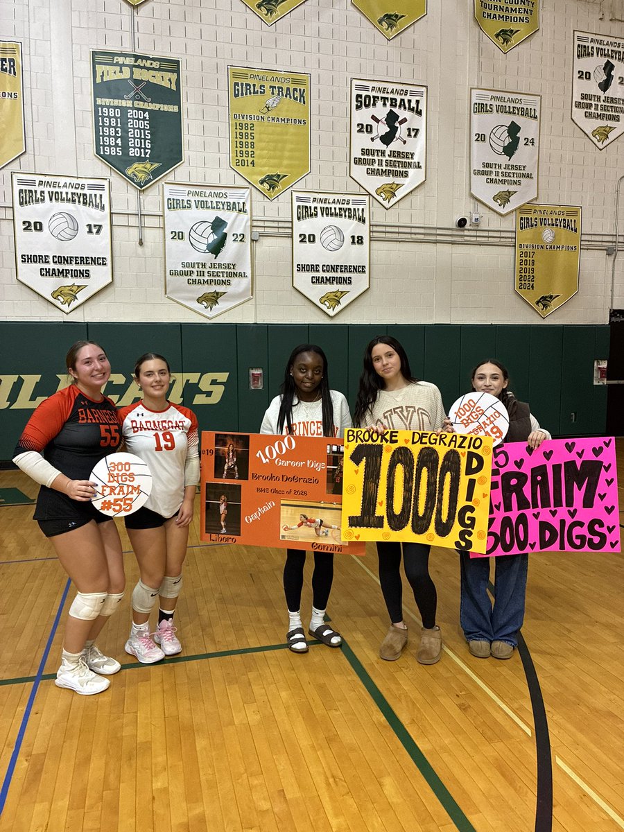 coach_dancisin's tweet photo. Our last game of the season still ended on a positive note for many reasons! Annabella with over 300 career digs, Brooke with over 1,000 career digs! Ally and Hailey had an amazing game with so much to be proud of leaving HUGE shoes to fill next season 🩷 BEST team ever! https://t.co/ceOcX7Ue1P