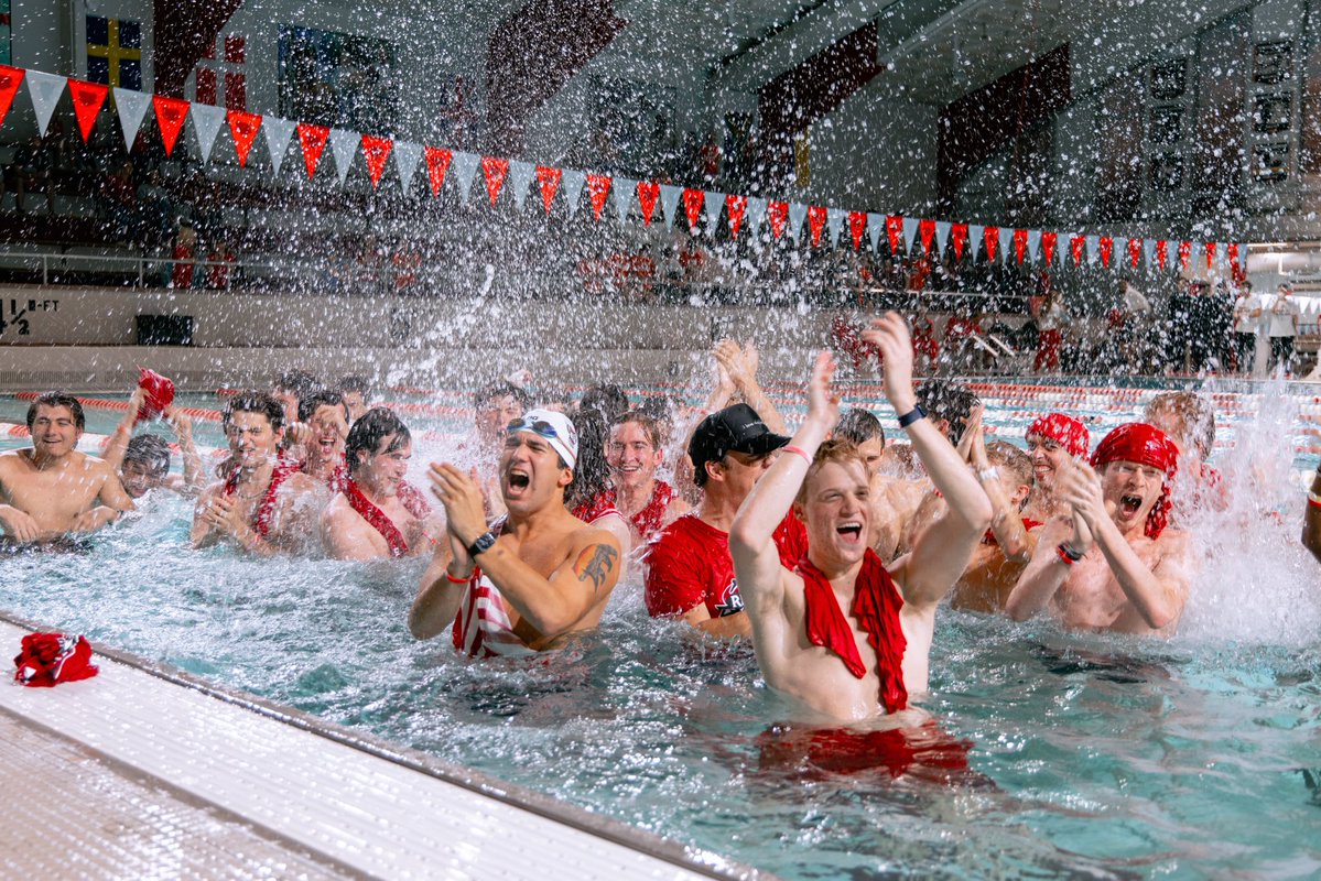PackAthletics's tweet image. Fans in the stand. Fans in the pool. Raleigh Rumble = unreal. 🔥