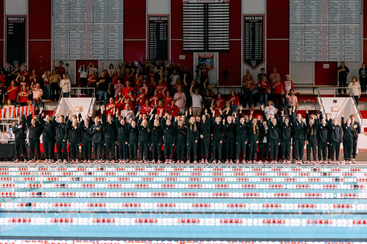 PackAthletics's tweet image. Fans in the stand. Fans in the pool. Raleigh Rumble = unreal. 🔥