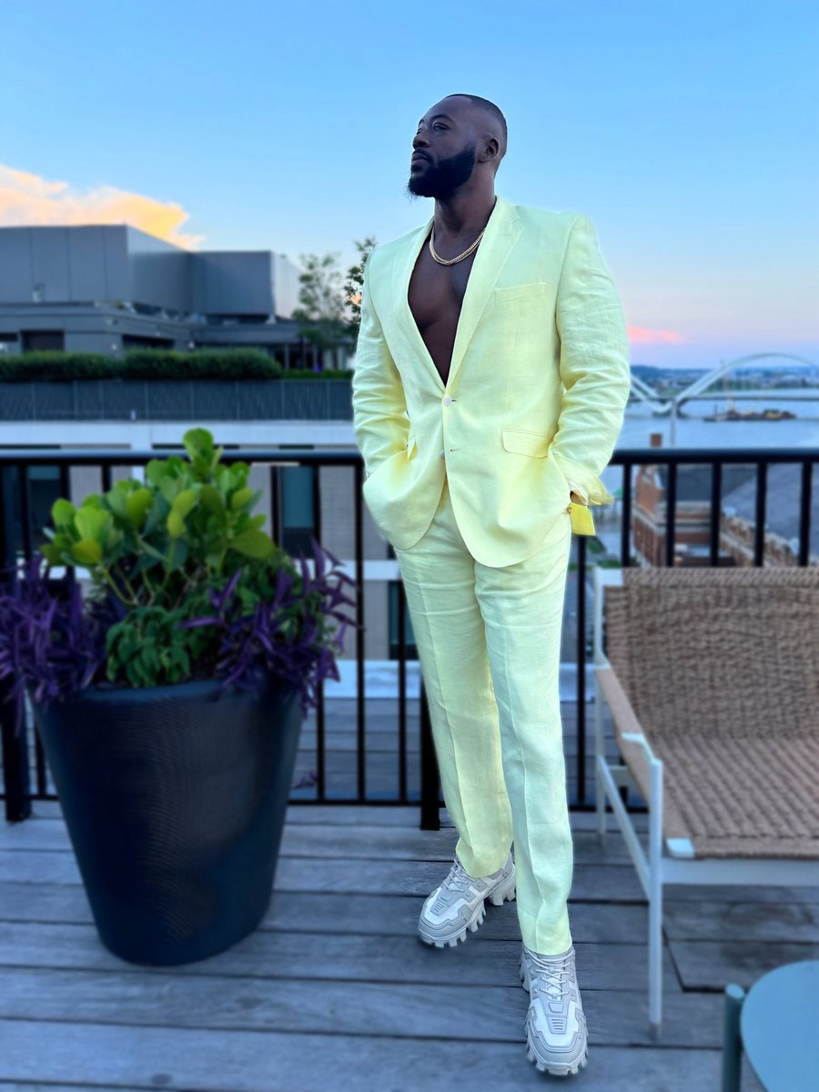 Sometimes you have to elevate so you can see what your working so hard for. 💛