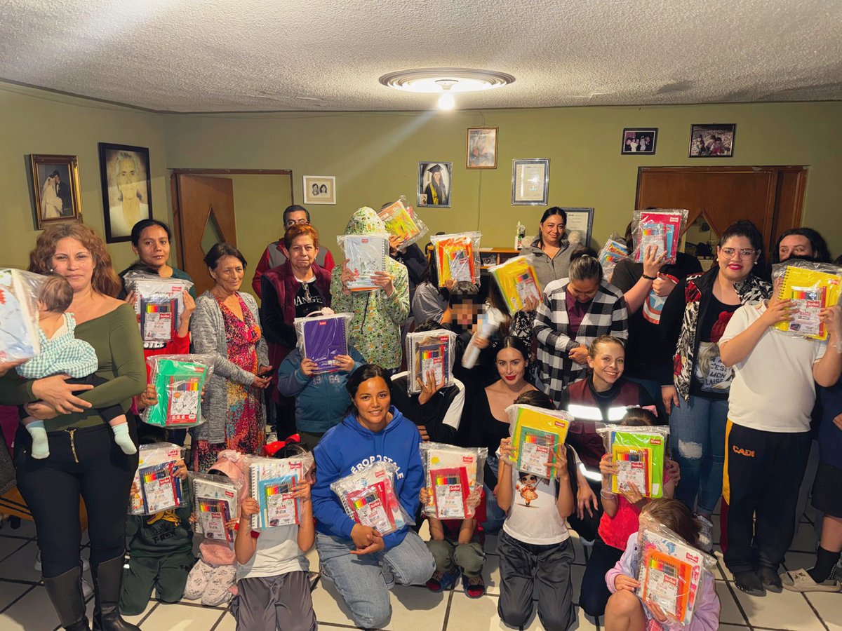 Continuamos recorriendo el #D6, visitando dos comités más para atender sus peticiones y avanzar en las soluciones que necesitan.

El trabajo en territorio siempre marca la diferencia. 👣💪🏻