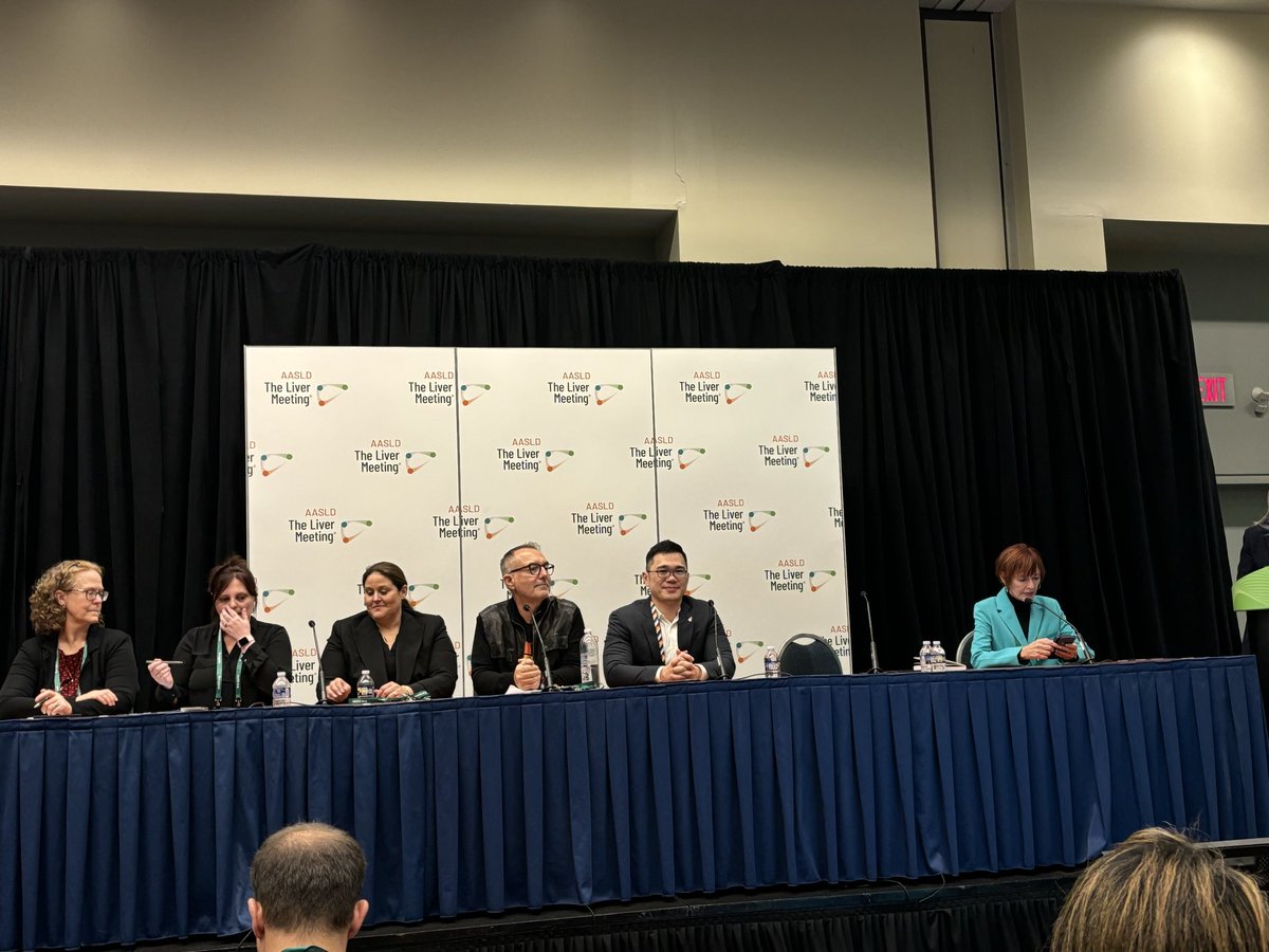 HowardTLeeMD's tweet image. Thank you @AASLDtweets for the opportunity to organize and presenting at this 🔥patient session about #stigma and liver disease at #tlm25 in #LGBTQ and other minoritized community 

🔑Takeaway:
Use neutral, person-first language
Open communication
Building trust

#LiverTwitter