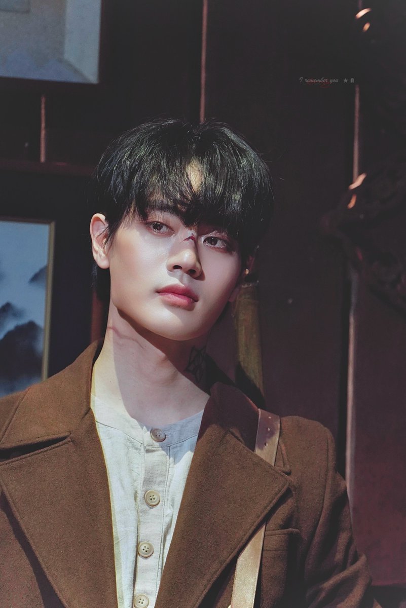 ChaseAMirageH's tweet image. 힘든 이야기를 쓰면 힘든 사람 하나가 줄어
아픈 이야기를 쓰면 아픈 사람 하나가 줄어

-
김지온 • 빵야
20251107 빵야 : 성남