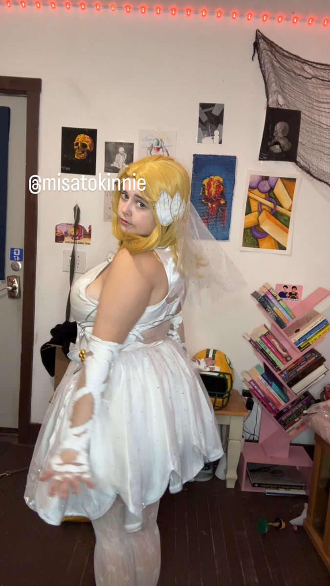 Wedding Invisible Woman