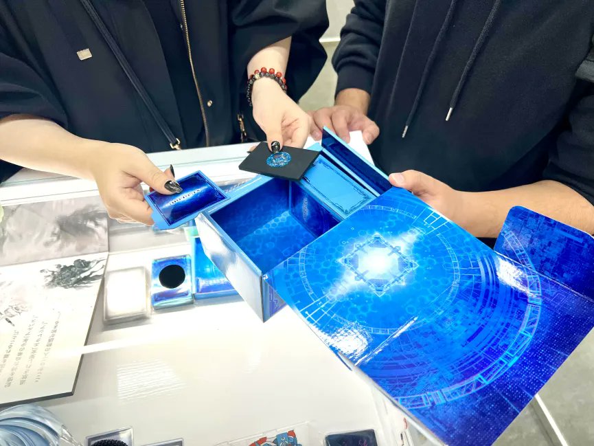 シナプシス イエスの小さな箱 カード枚数未確認です シナプシス イエスの小さな箱 カード枚数未確認です