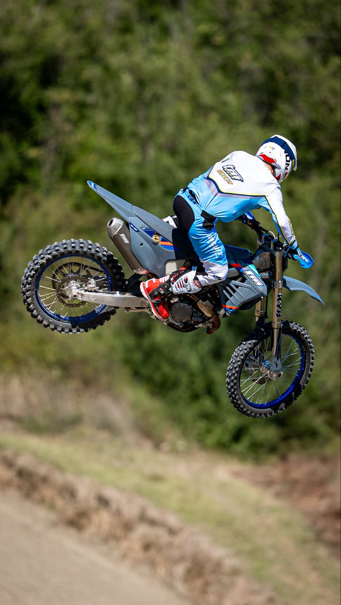 Jump high, land fast.

その瞬間まで信じ切れる、上質な1台を。

#TMMotoJapan #TMMoto #CraftedToRide #Motocoss #bike