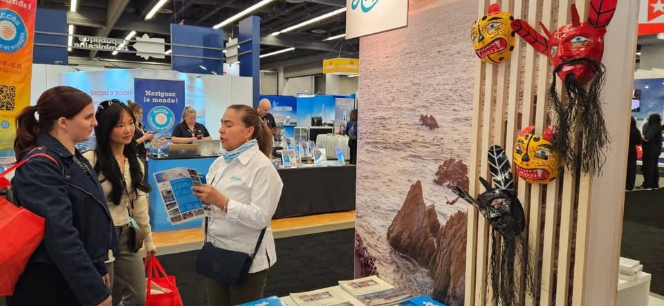 FideturAcapulco's tweet photo. Con gran éxito inició la participación de FIDETUR Acapulco en el Salon International Tourisme Voyages 2025 en Montreal, Canadá, donde la directora de Promoción y Relaciones Públicas, Guillermina Camarena Sahagún atendió a los Agentes de Viajes y Prensa en el Pabellón de México, https://t.co/zE6bCV7IfC