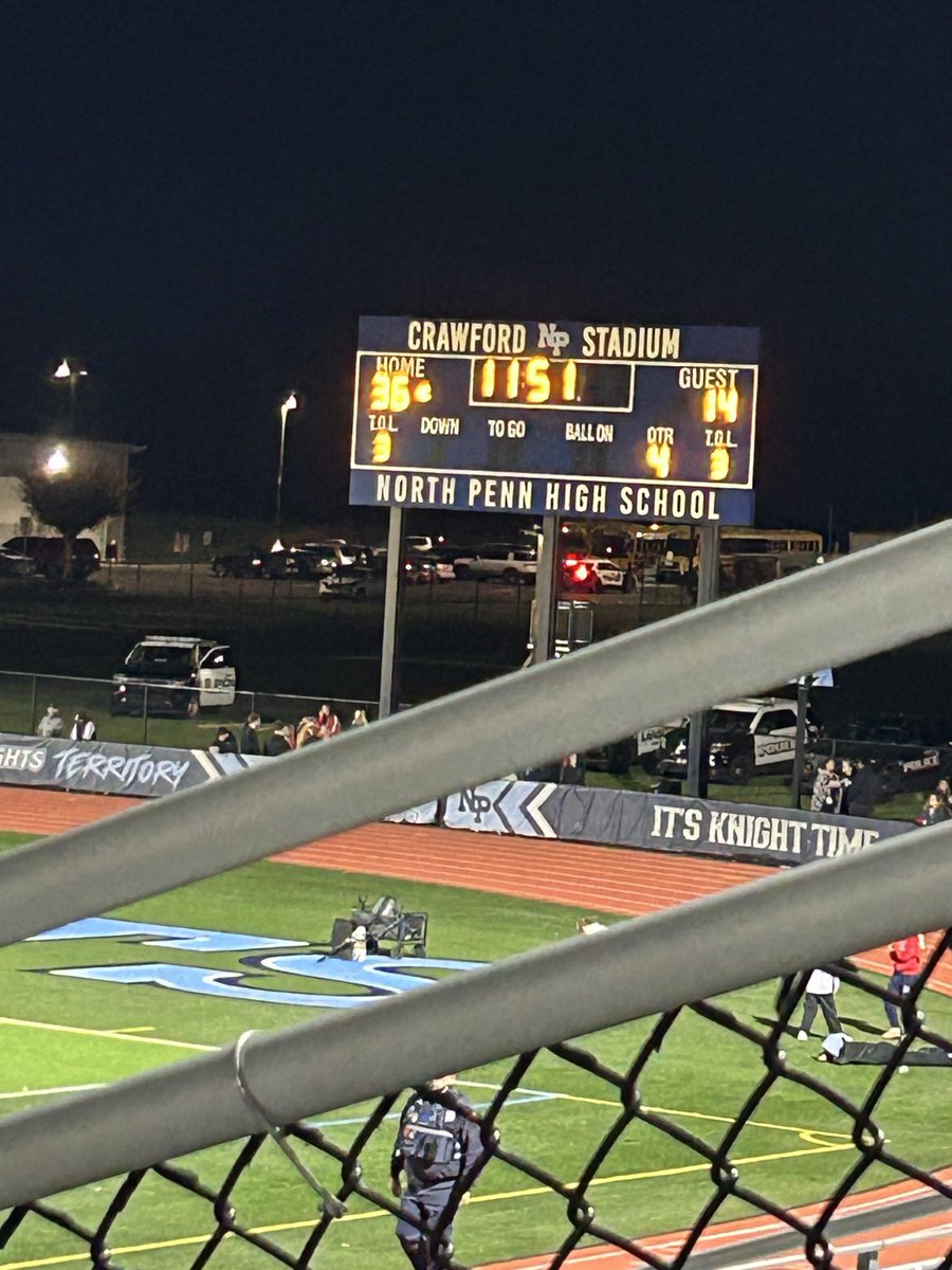 _CoachMarinello's tweet photo. “Start the buses!”
4th Q… just started https://t.co/B4FOc9smXA
