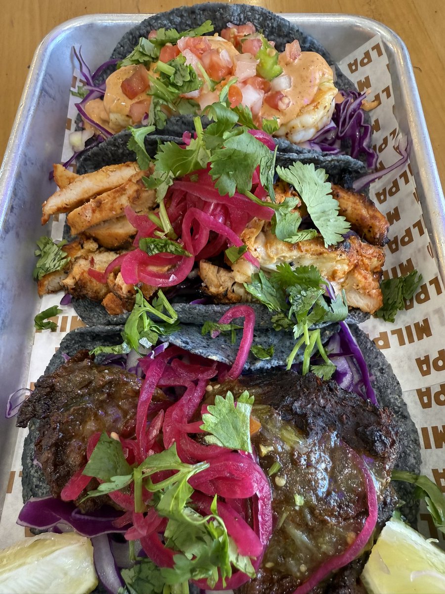 eatinglasvegas's tweet photo. Are these the best tacos in #LasVegas?
If not, they’re certainly in the Top 5.
Here more about them on this week’s @EatTalkRepeat, which dropped today.
#MILPA 🌮🌮🌮🌮 https://t.co/bWe178whJG