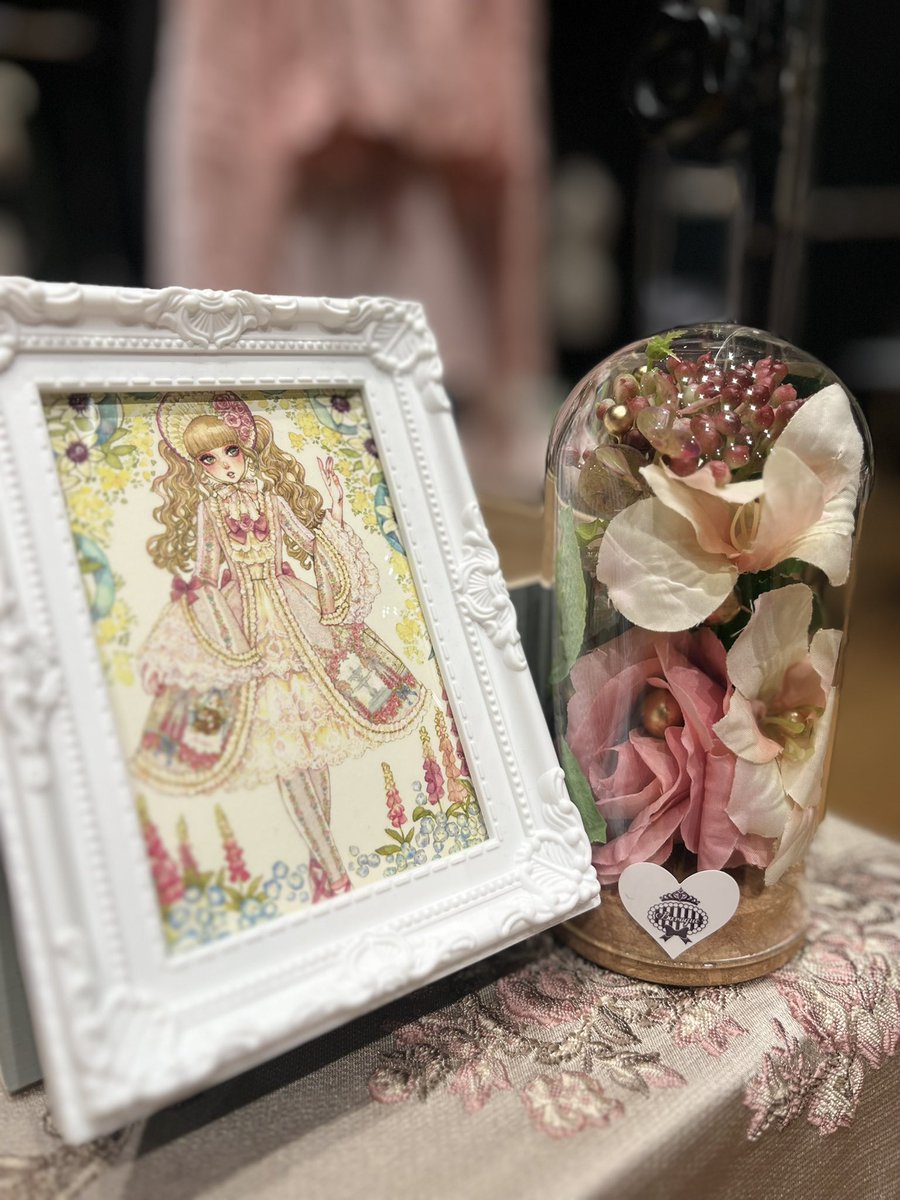 lolita_baroque's tweet photo. #GLMクラシカル 
#ゴスロリマーケット #GLMclassical
 ブースNo B-11,12
Baroque

設営中です…🌹

ALT https://t.co/sX8gevnzVp