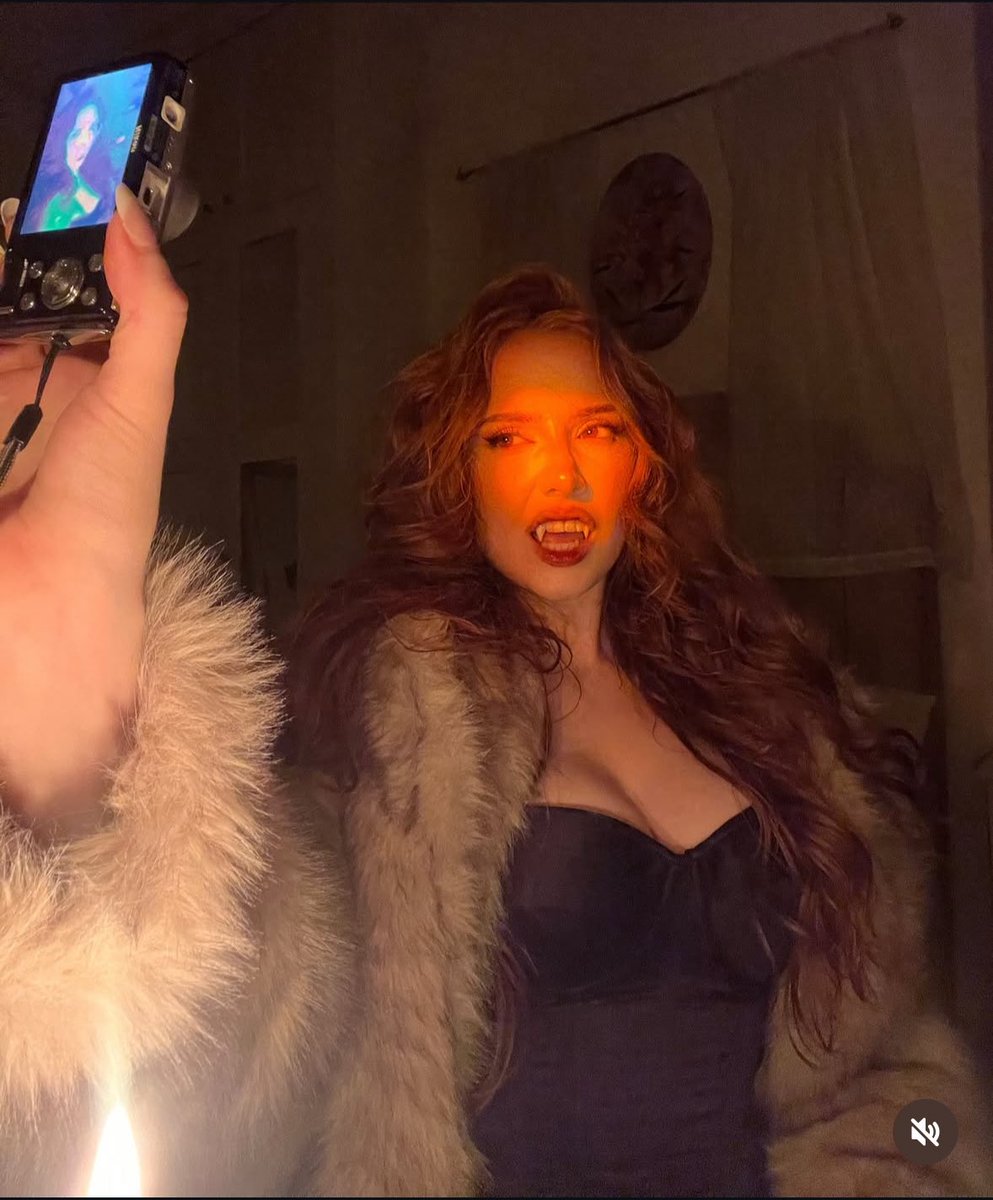 chloe 💸 tweet media