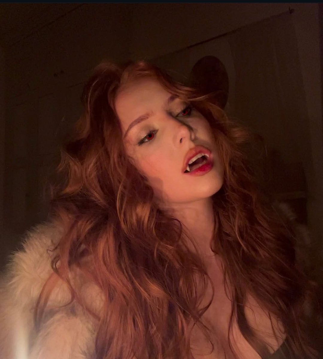 chloe 💸 tweet media