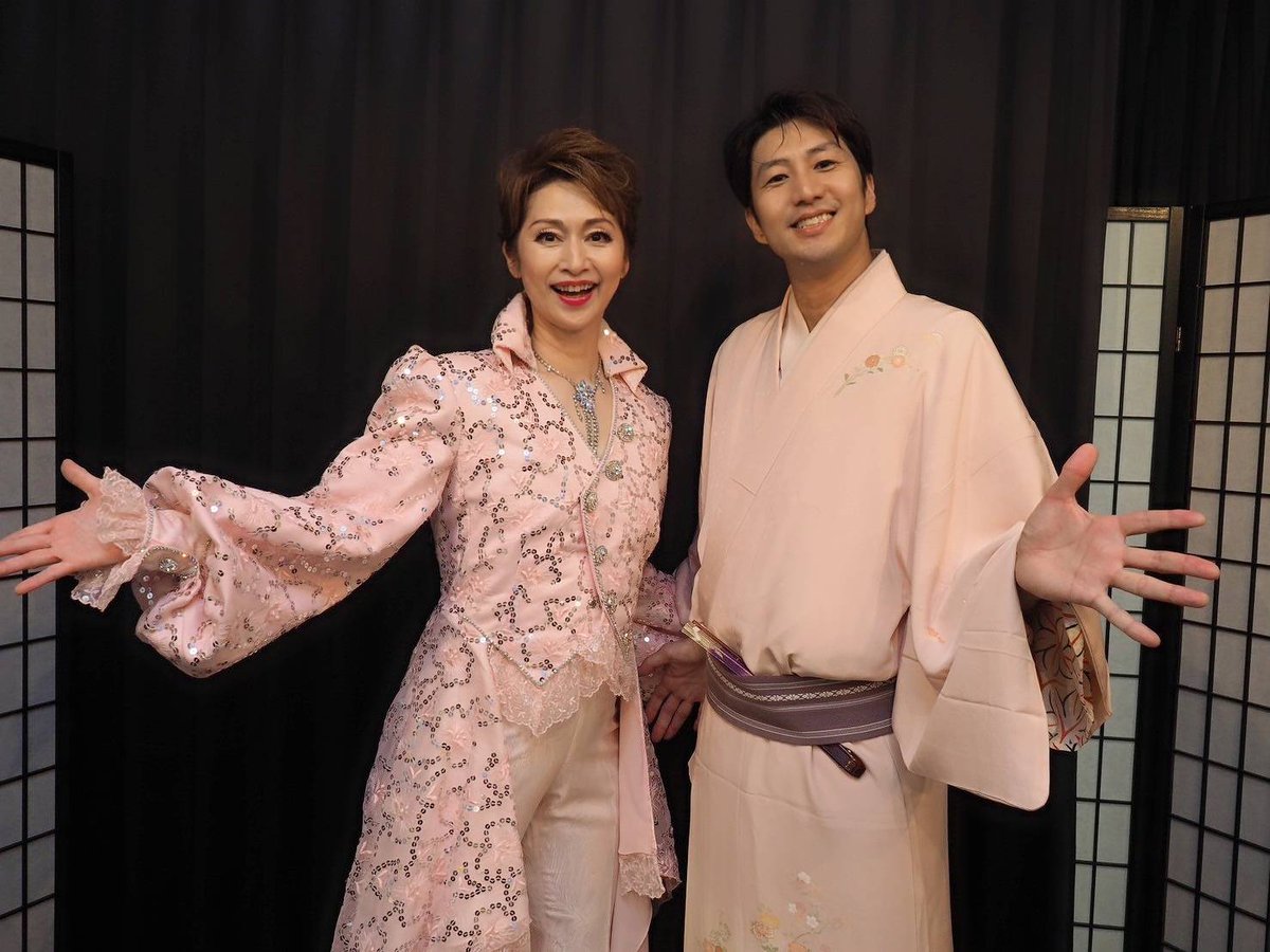 🌟祝‼️関東初🌟
『桜花昇ぼる＆神木優 二人会』
11月23日（日）
池之端ライブスペースQui

14時 / 17時30分
※2回公演
※各回、内容が異なります
漫才！！講談、落語、歌唱、舞踊、
マジック、他

各部前売 　7,500円
２部通し前売 　14,000円
各部当日 　8,500円
全席自由席、1ドリンク＋おつまみ付