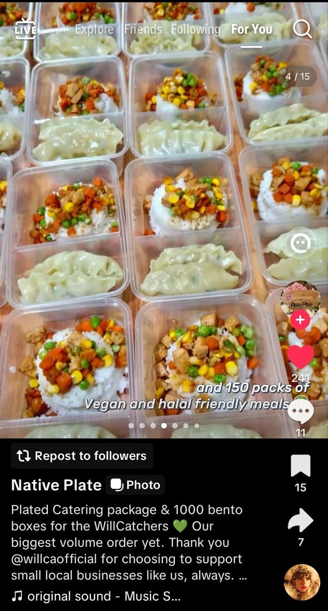 rararaohlala_'s tweet photo. Nakita ko lang sa TikTok, para sa mga ngumangawa about sa food ng fanmeet ito ung prepared foods para sa catchers. Bukod pa dito ung free foods from diff. booths na mina-mock nyo.
Idk abt you, but sa experience pa lang sulit na ung 1850 βhello sa Ben & Ben pa lang? https://t.co/b7xeedmFY8
