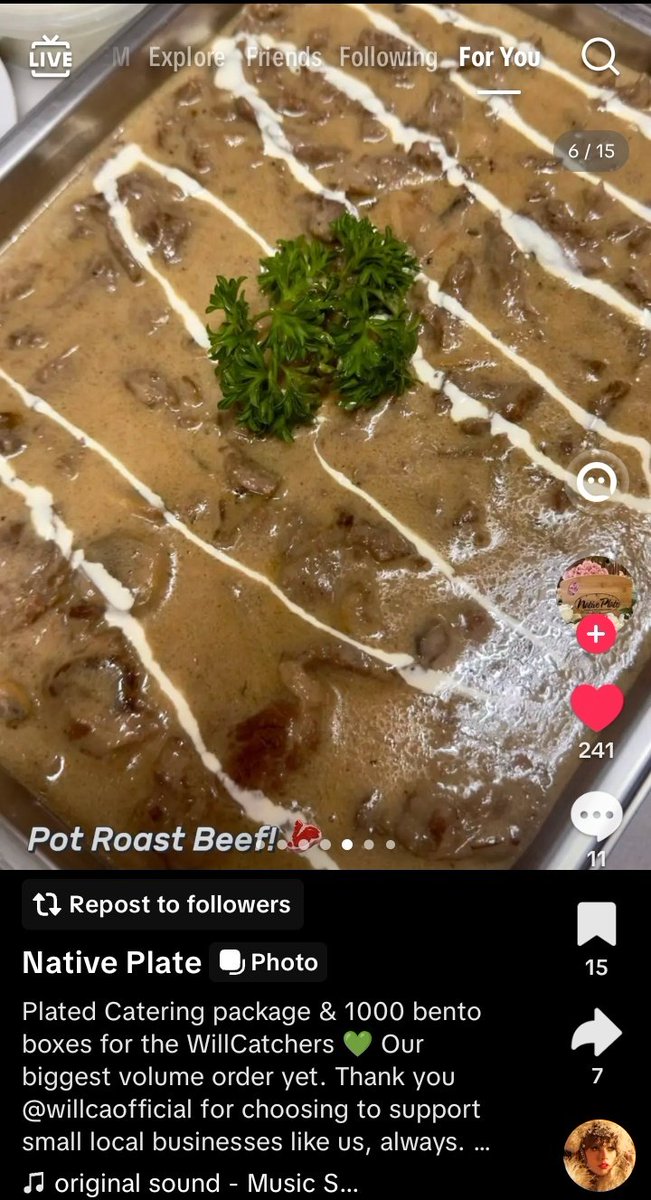 rararaohlala_'s tweet photo. Nakita ko lang sa TikTok, para sa mga ngumangawa about sa food ng fanmeet ito ung prepared foods para sa catchers. Bukod pa dito ung free foods from diff. booths na mina-mock nyo.
Idk abt you, but sa experience pa lang sulit na ung 1850 βhello sa Ben & Ben pa lang? https://t.co/b7xeedmFY8