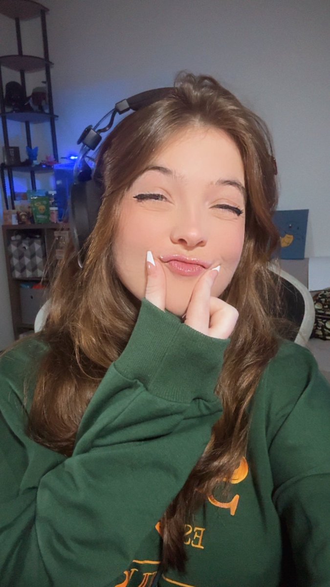 ErectDictator's tweet image. LIVE : Kick.com/ErectDictator

Time to get this show on the road! Updates, recaps, and FREE to play games all happening tonight! 

I’ve missed you all! 🫶