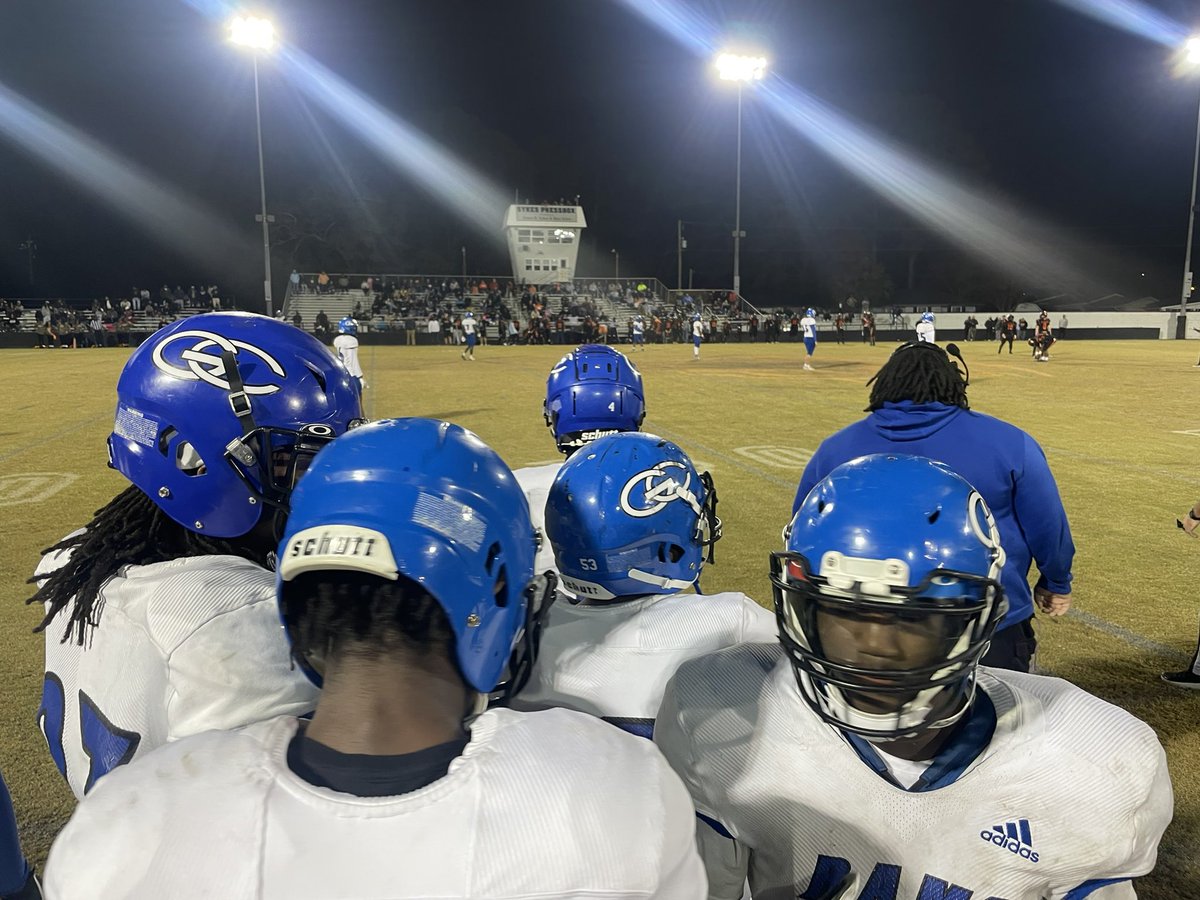 Green Central at Wallace-Rose Hill, Bulldogs had the 21-14 halftime lead, Rams scored &amp; went for 2 but did t get it, 21–20. Then WRH lamb finished off a Wallace drive to go up 29–20 in the fourth quarter, but GC responded with a TD pass to cut the lead 29-28, 8 min to go