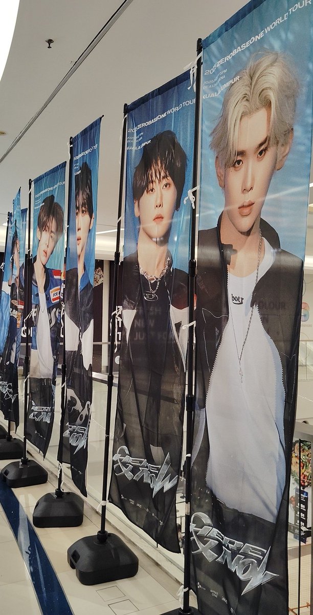 ika_venture's tweet photo. Hello Zeroses....
I'm already at the venue 🥹
If anyone wts their ticket just dm yaa🙏🏻

#HEREANDNOWinKL #ZB1inKL #ZBinMY #ZEROBASEONEINKL https://t.co/fYrZRVYxBH