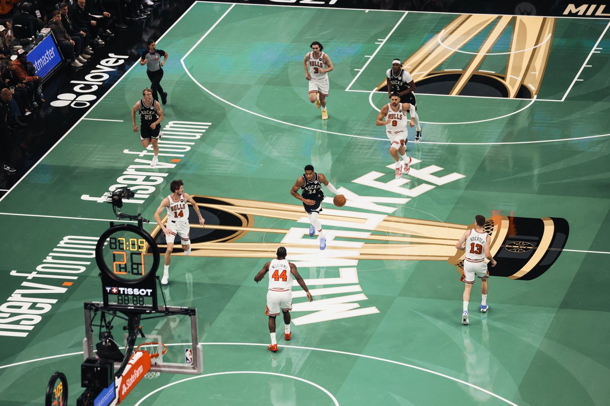 Look at that Cup court. 😍