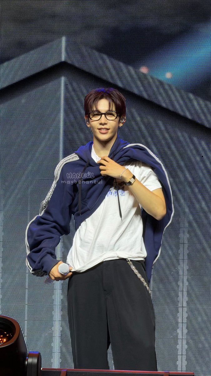 maybehaneul's tweet photo. shotaro with glasses 🤓

#RIIZE #라이즈
#RISEandREALIZE
#RIIZE_CONCERT 
#RIIZINGLOUD https://t.co/S2TBoFd0Zr