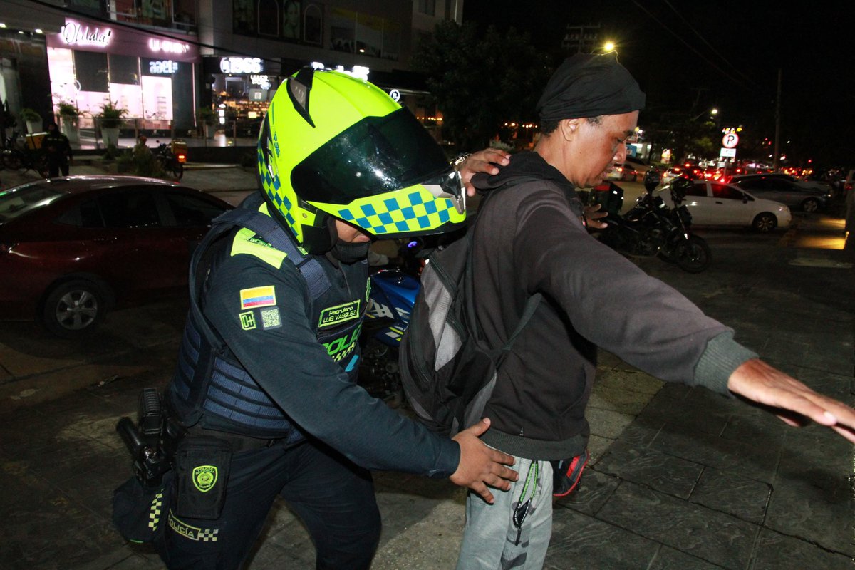 alcaldiabquilla's tweet image. Iniciamos un fin de semana más de Caravanas por la Vida, evitando la indisciplina social y haciendo controles a la legalidad. 

No nos detenemos en nuestro propósito por hacer de Barranquilla una ciudad más segura para todos.