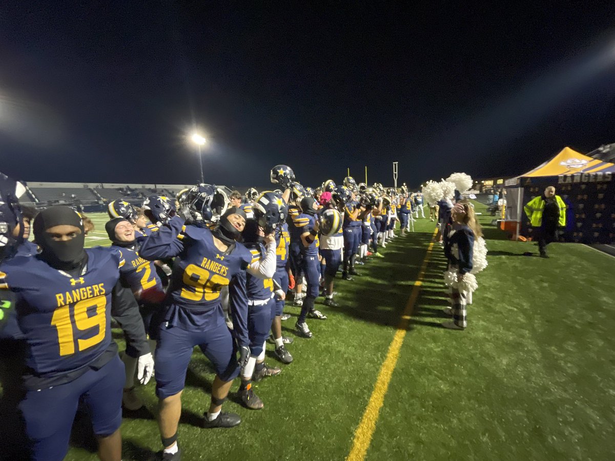 Perez_Sports's tweet image. Final

North Ridgeville 42
Anthony Wayne 7

@MJournalSports @NRRangerFootba1 @AWGenerals1