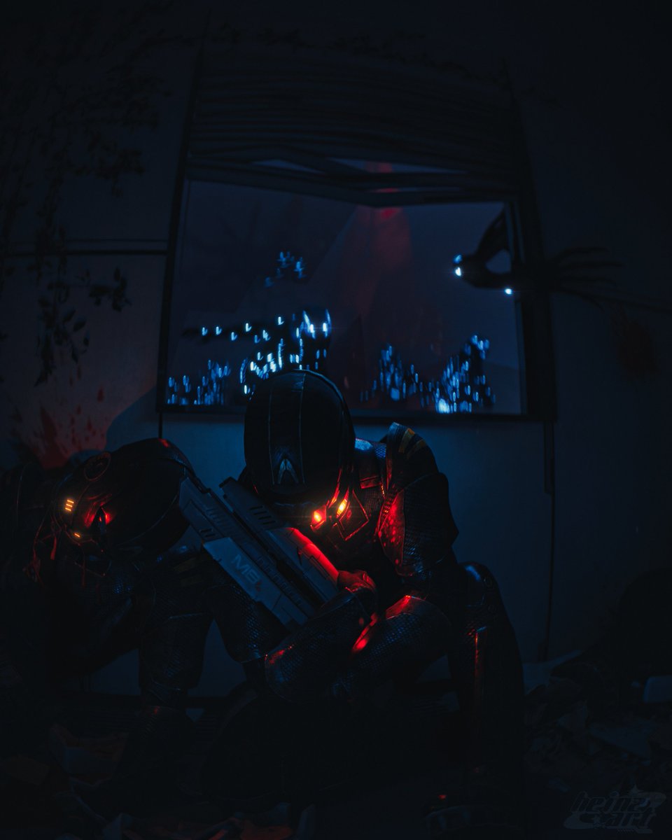 HeinzArts's tweet image. -- It was huge. Landed over near that platform. The
whole place got dark as it came down. --

-- It was making this noise, this... this sound that bored right into your brain --

&quot;Happy&quot; N7 Day everyone!

#MassEffect #N7Day #N7Day2025