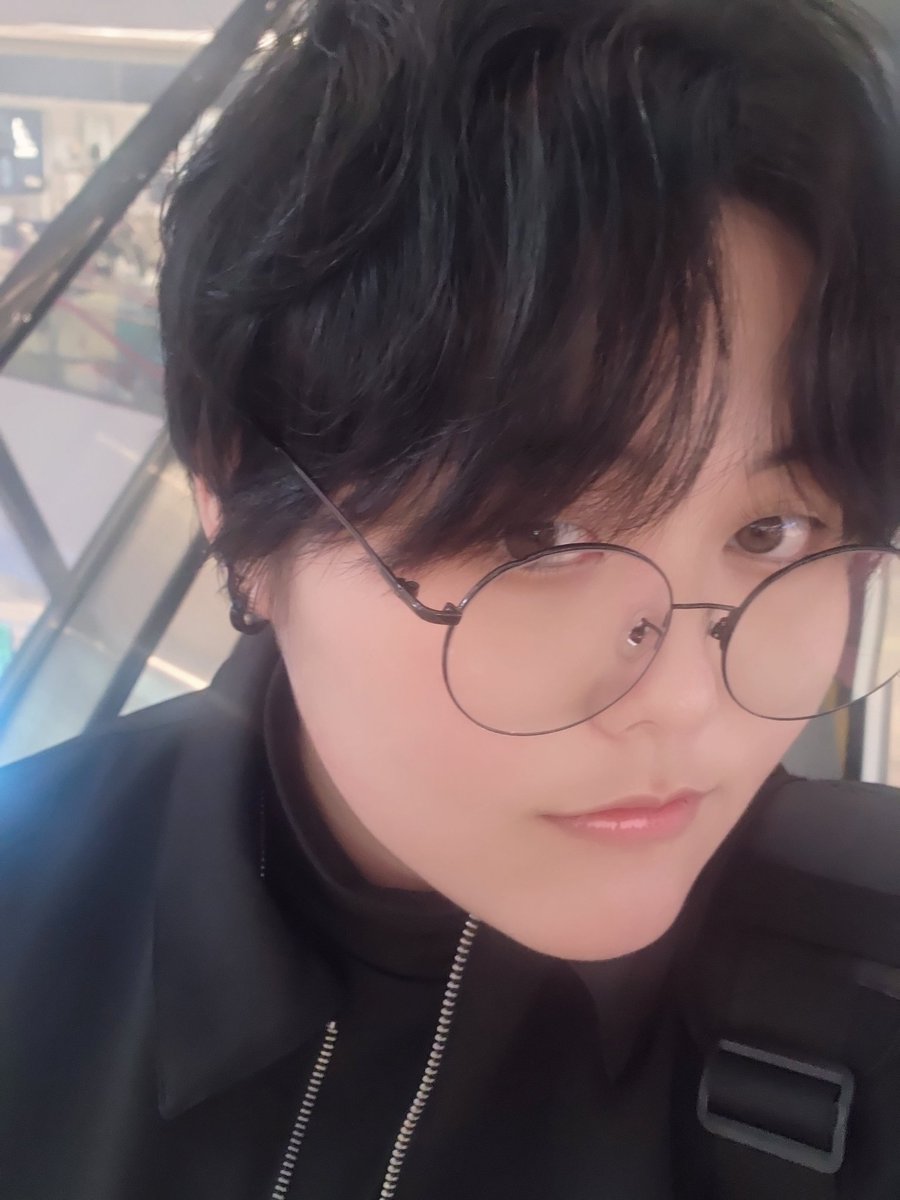 Raymon_208's tweet photo. 오늘 숏컷 성공💜 https://t.co/psVvdpxVkv